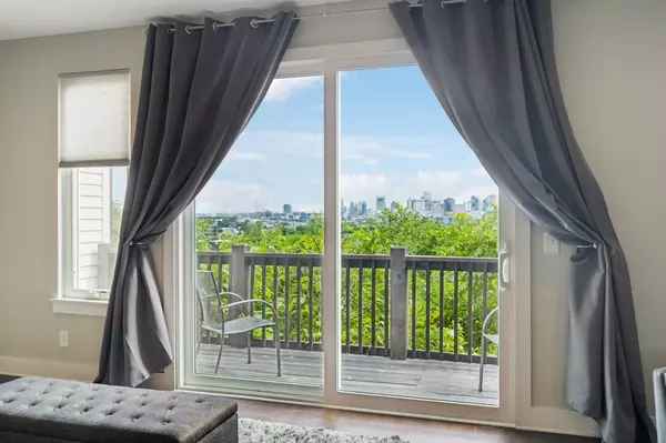 Nashville, TN 37207,64 Fern Ave #3