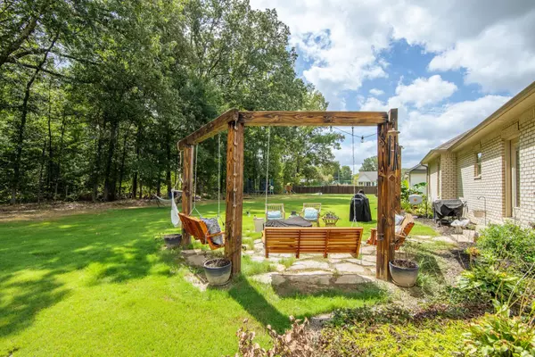 Savannah, TN 38372,110 RB DR