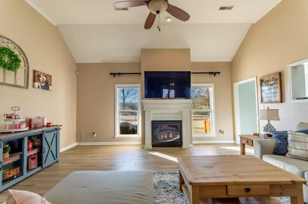 Corinth, MS 38834,4 RABBIT CV