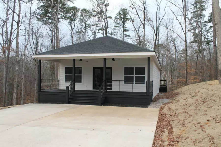 140 CHVAL DR, Counce, TN 38326