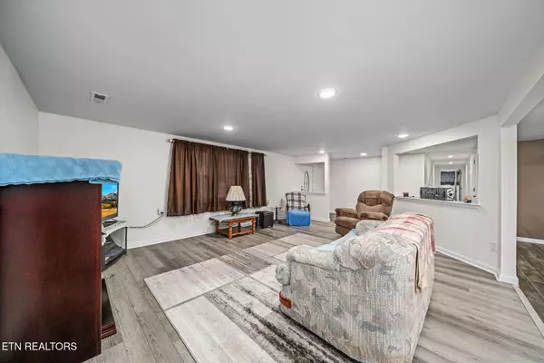 Crossville, TN 38571,74 Farmer Rd