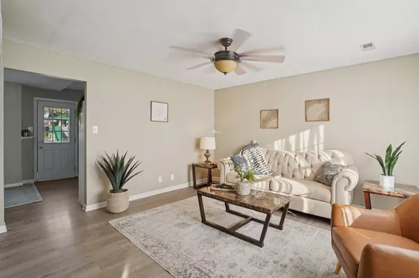 131 Grant Ave, Oak Grove, KY 42262