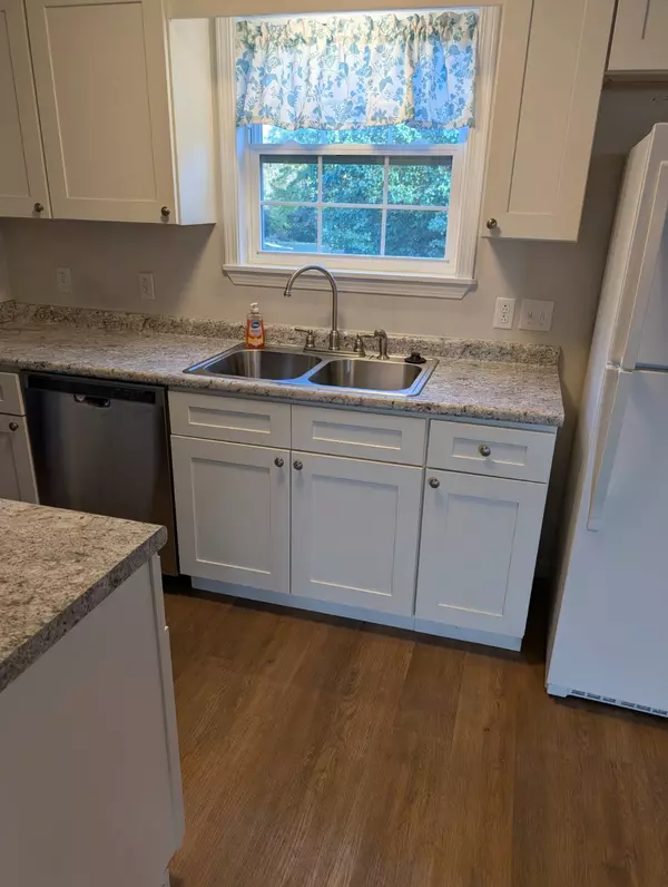 Burns, TN 37029,906 Hershell Street