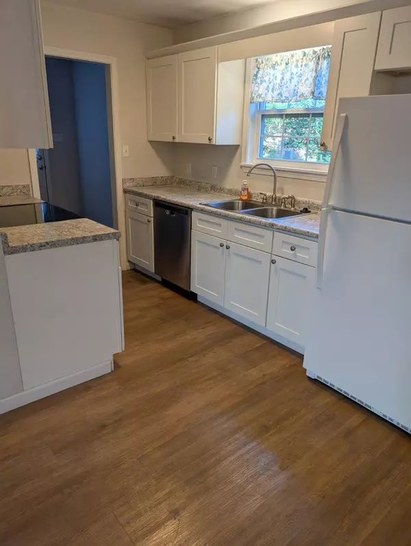 Burns, TN 37029,906 Hershell Street