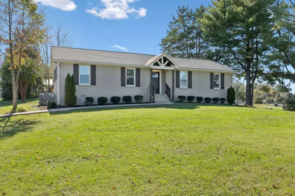 100 Tidwell St, Burns, TN 37029