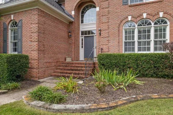 Chattanooga, TN 37421,9619 Windrose Circle