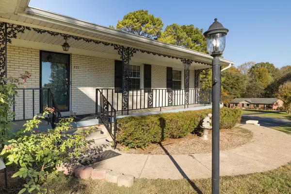 Columbia, TN 38401,221 Jackson Heights Rd