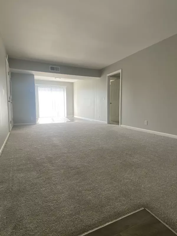 Hendersonville, TN 37075,126 Walton Ferry Rd #F8