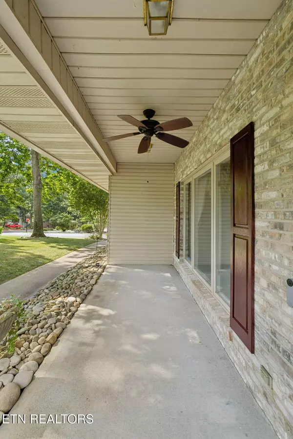 Loudon, TN 37774,334 Oostanali Circle