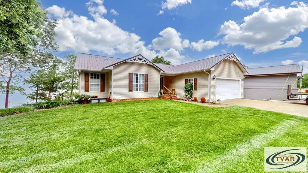 495 Shore Dr, Big Sandy, TN 38221