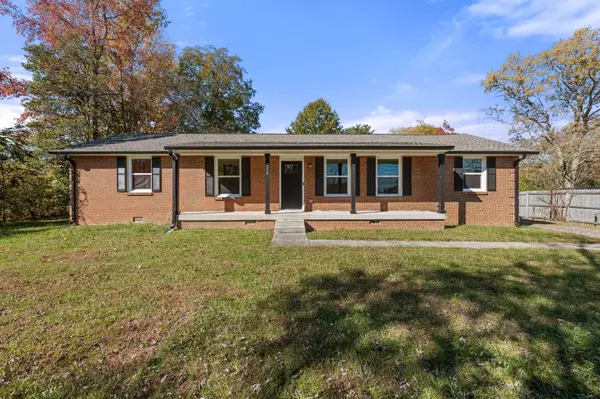 212 Westside Dr, Tullahoma, TN 37388