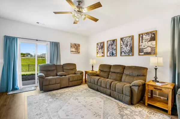 White House, TN 37188,7178 Lang Ave