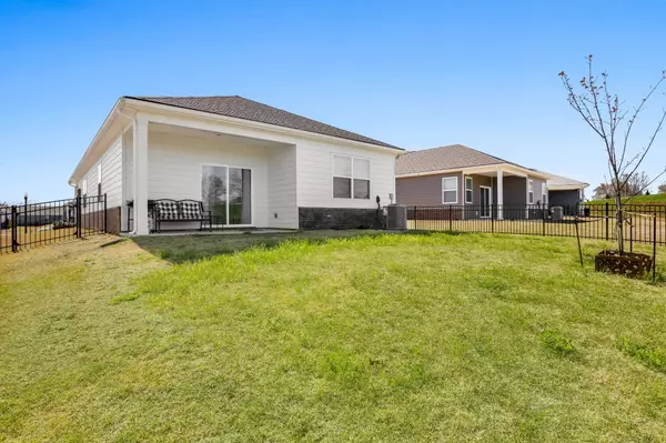 White House, TN 37188,7178 Lang Ave