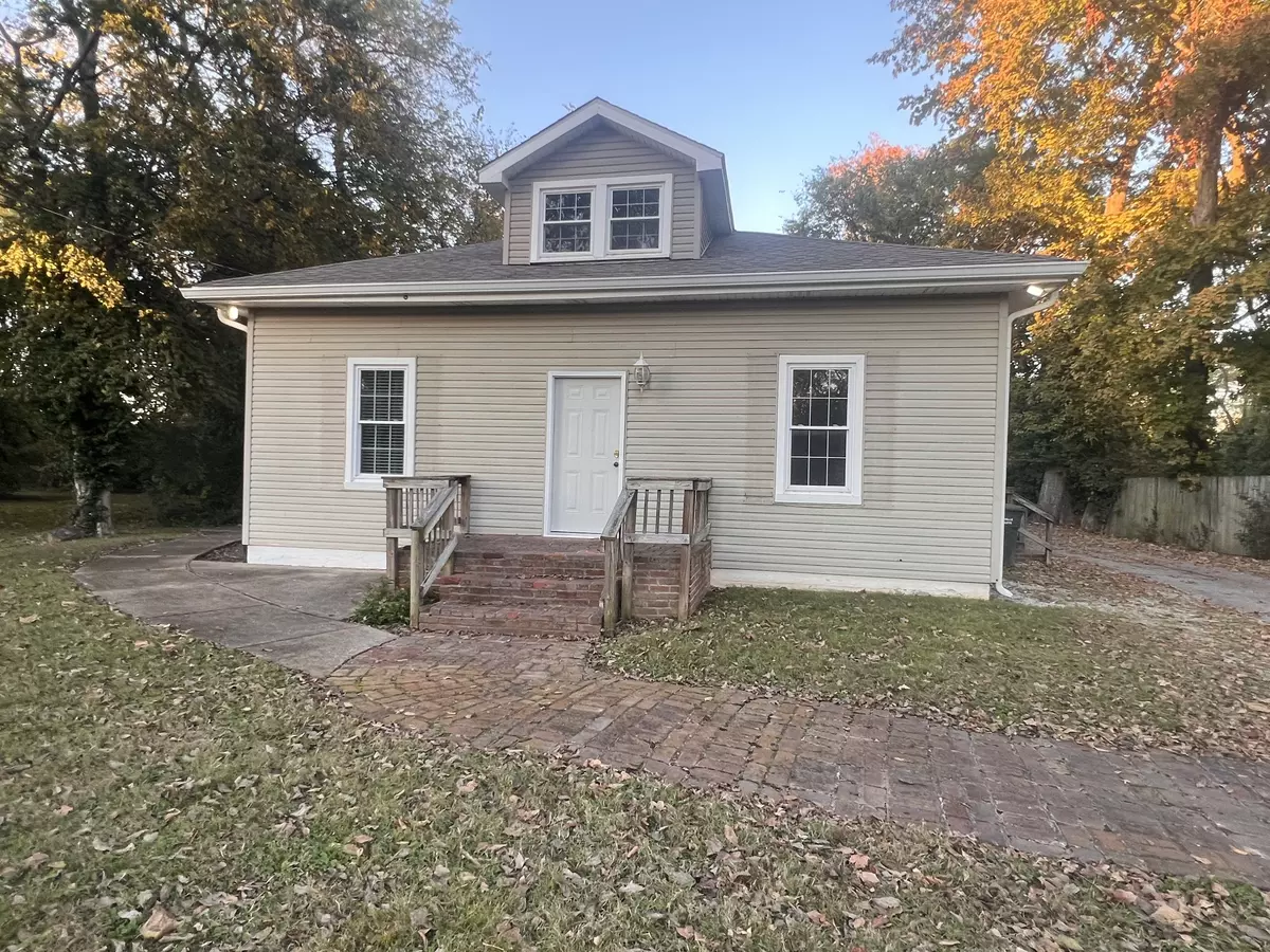 Hopkinsville, KY 42240,214 Country Club Ln