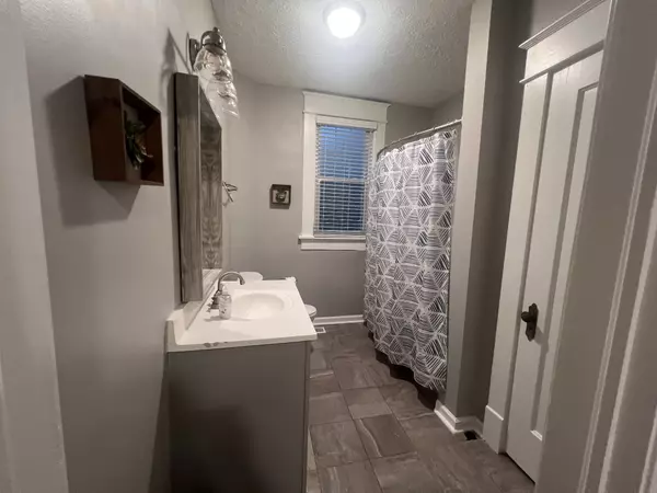 Hopkinsville, KY 42240,214 Country Club Ln