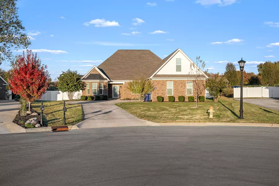 105 Rochester Dr, Shelbyville, TN 37160