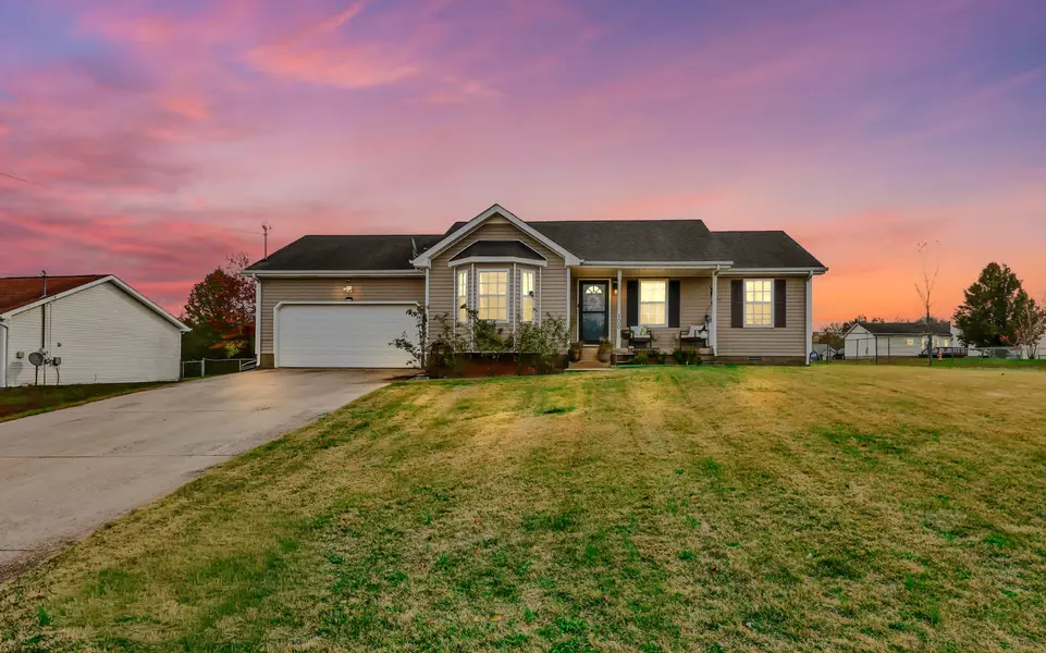 100 Bowers Ct, Oak Grove, KY 42262