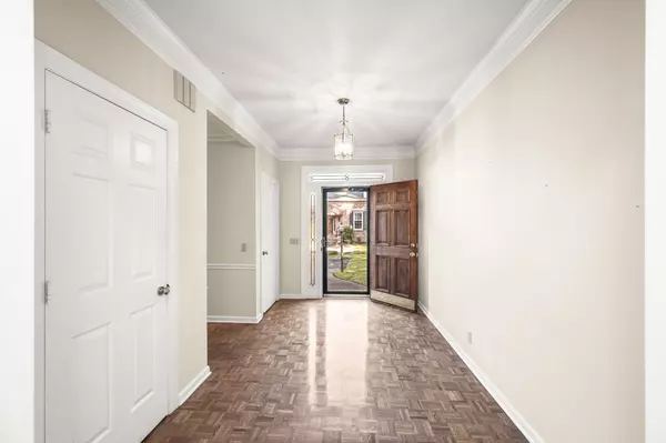 Nashville, TN 37215,3710 Hobbs Rd