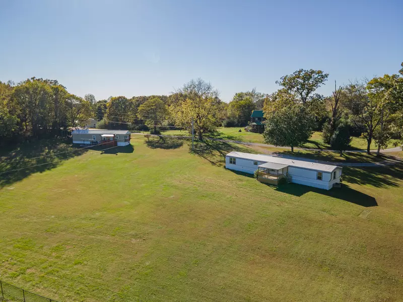 990 Community Rd, Nunnelly, TN 37137