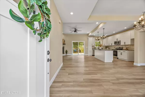 Clinton, TN 37716,210 Daniel Morris Point