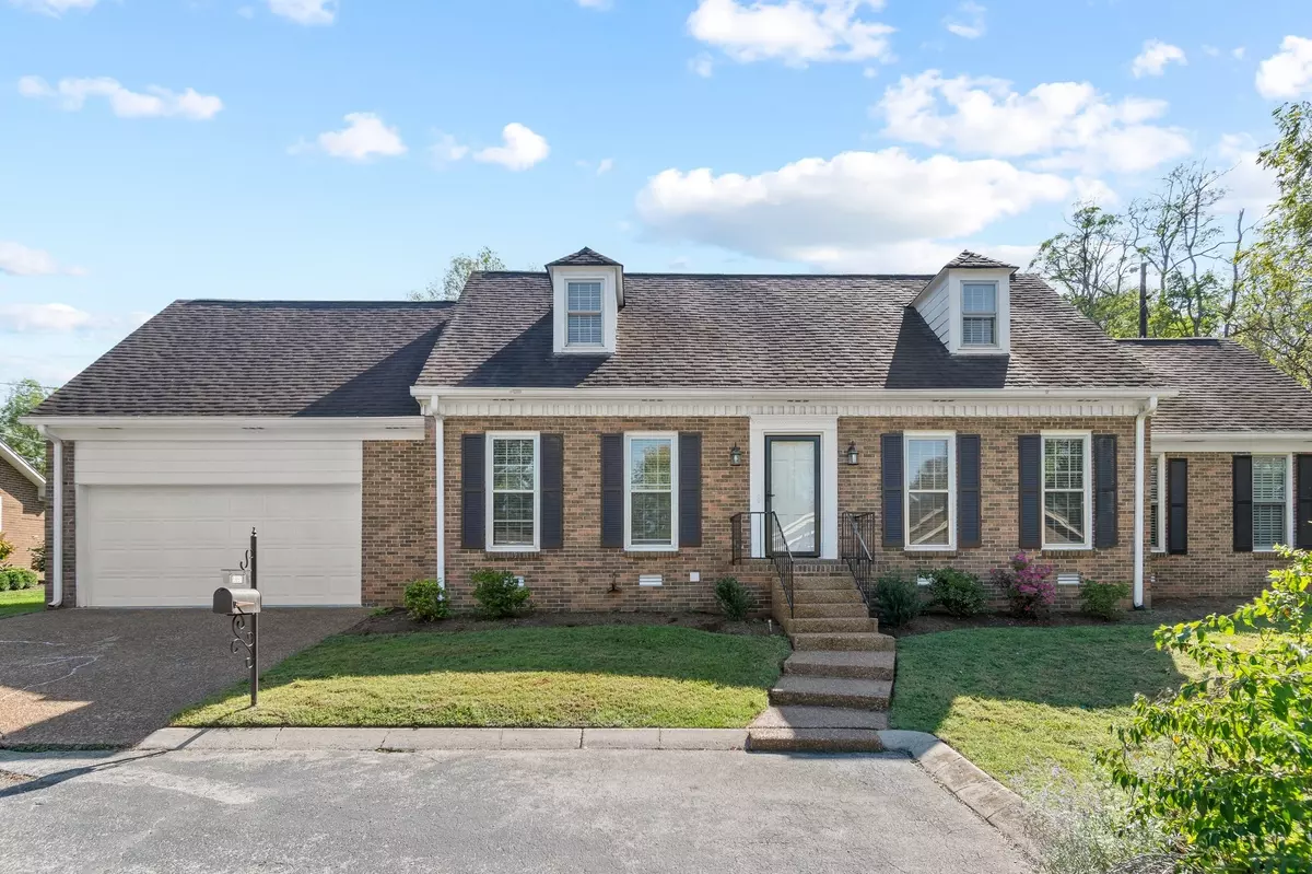 Brentwood, TN 37027,5651 Oakes Dr