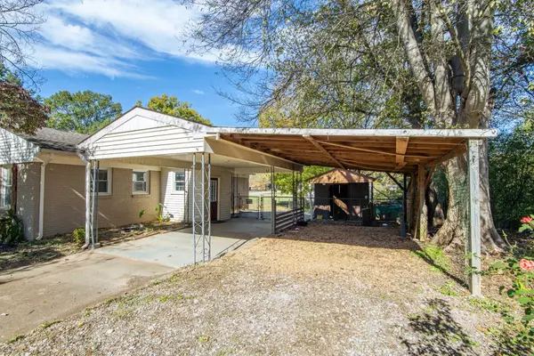 Savannah, TN 38372,285 THOMAS ST