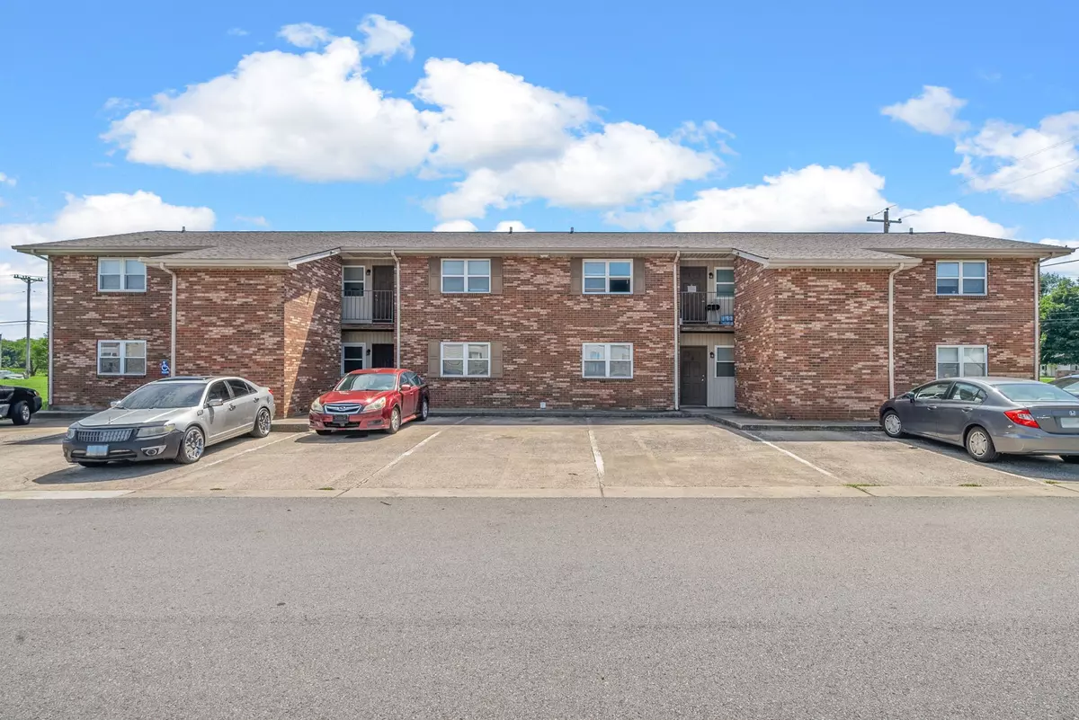 Oak Grove, KY 42262,812 Pembroke Oak Grove Rd #14