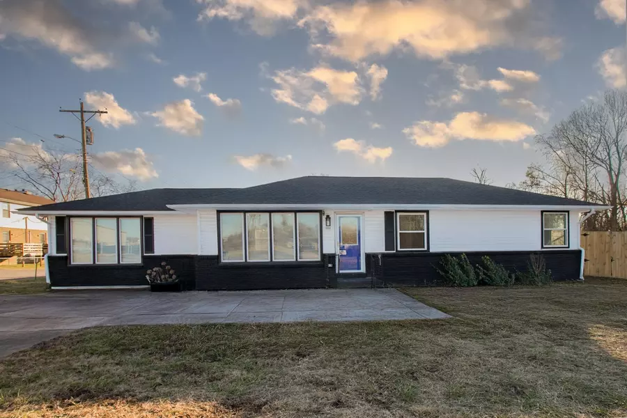 1111 Westchester Dr, Nashville, TN 37207