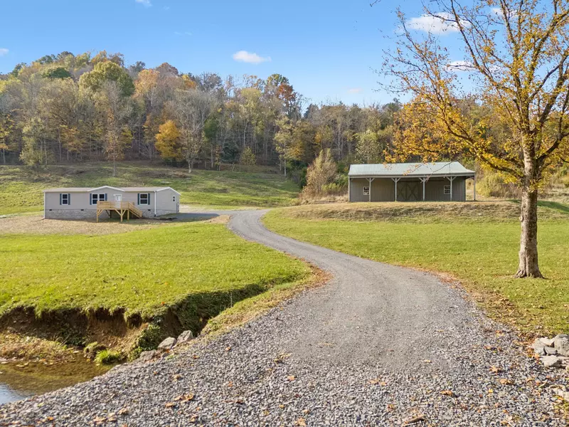 825 Gaulden Hollow Rd, Lafayette, TN 37083