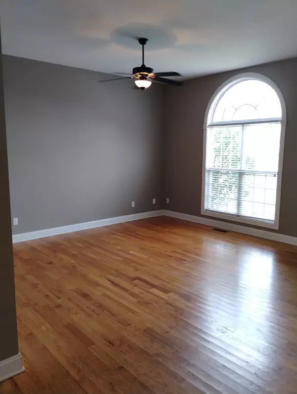 White House, TN 37188,108 E Winterberry Trl