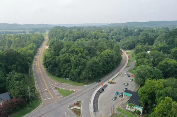 266 E Main St, Linden, TN 37096