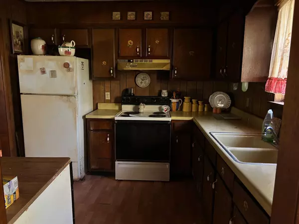 Dickson, TN 37055,126 W Piney Rd