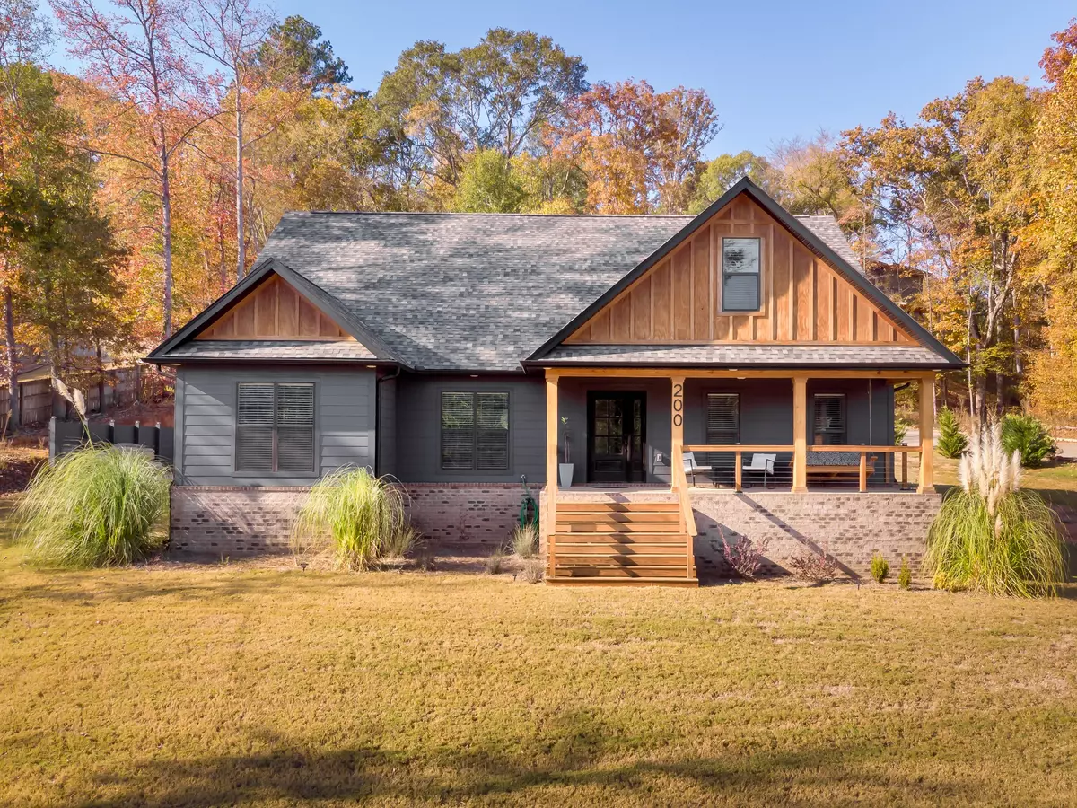 Florence, AL 35630,200 Creekside Drive