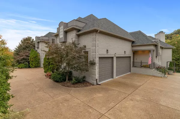 Brentwood, TN 37027,1415 Richland Woods Ln