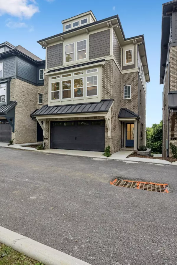 Nashville, TN 37206,207 Daydreamer Lane