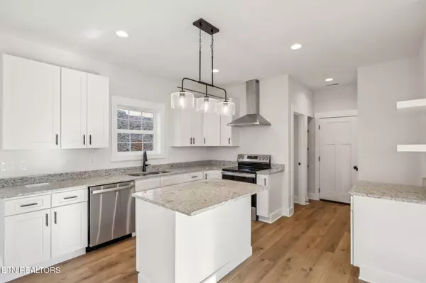 Clinton, TN 37716,352 Clinch Ave