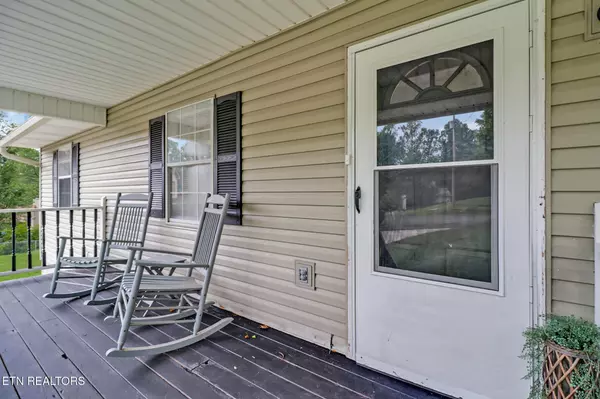 Clinton, TN 37716,604 Bear Cub Lane