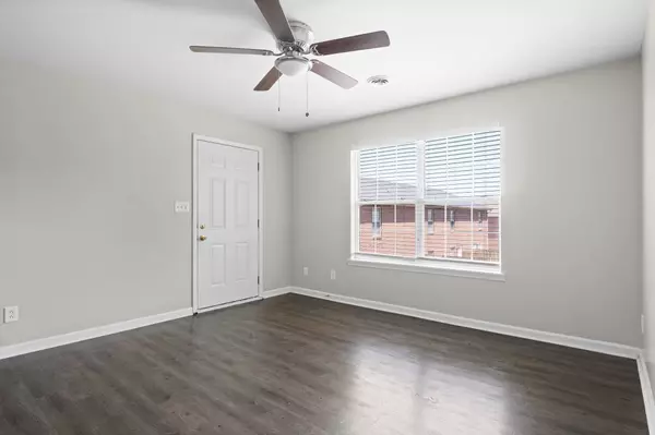 Clarksville, TN 37040,3855 Northeast Dr #H