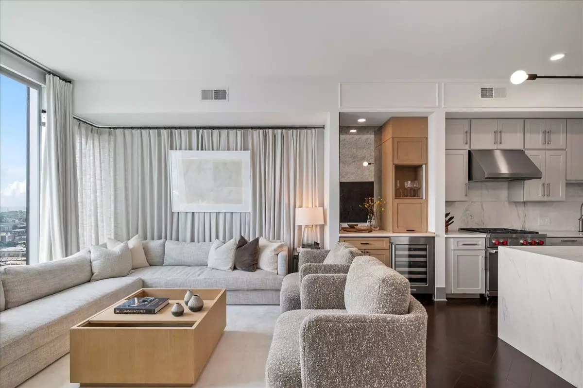 Nashville, TN 37203,1616 West End Ave #2710