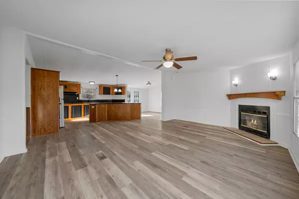 Charlotte, TN 37036,2804 Highway 49 #E