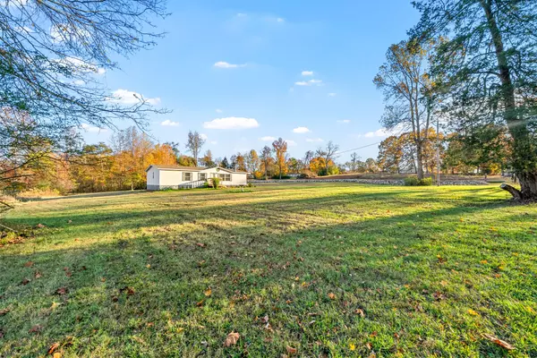 Charlotte, TN 37036,2804 Highway 49 #E