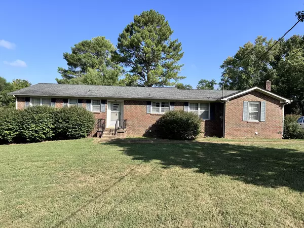 1681 N Main St,  Columbia,  TN 38401