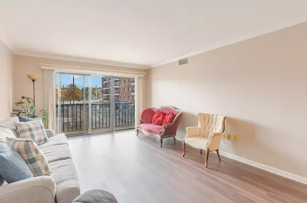 Hendersonville, TN 37075,200 Sanders Ferry Rd #2204