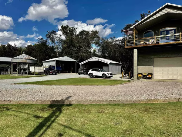 Crump, TN 38327,3060 CATFISH LN