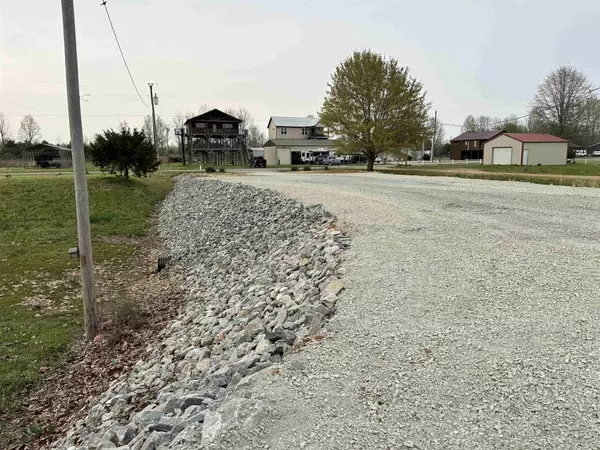 Crump, TN 38327,2700 CATFISH LN