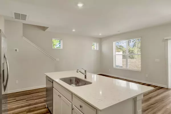 White House, TN 37188,801 Big Bend Ct