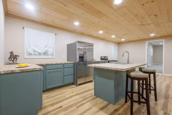 Erin, TN 37061,601 Midway Dr