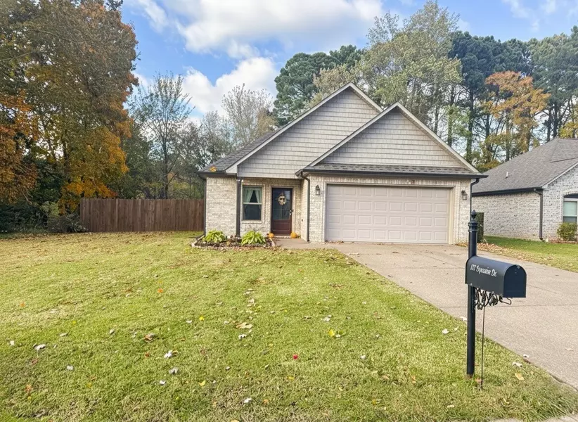 137 Executive Dr, Jackson, TN 38305