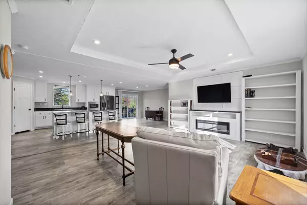 Charlotte, TN 37036,111 Antioch Rd