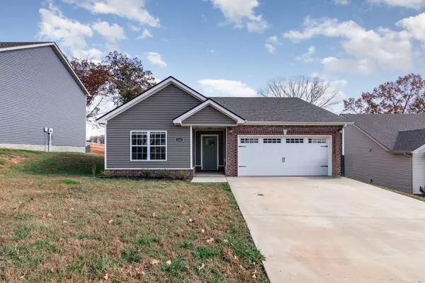 1244 Cardinal Creek Dr, Clarksville, TN 37040